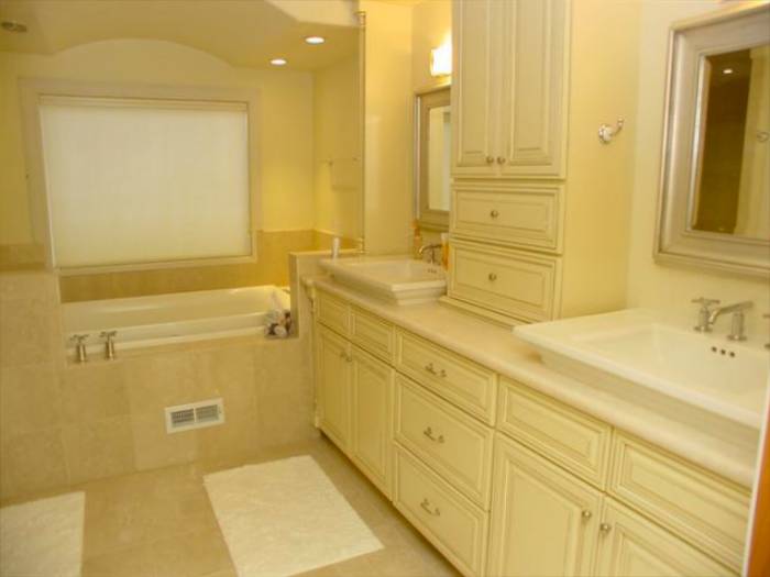 Arapahoe-master bathroom